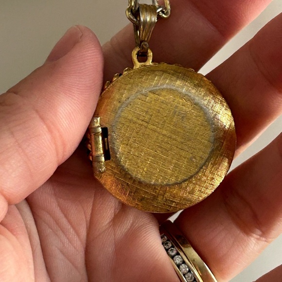 VANDA Gold and Silver Pendant Necklace LOCKET ❤️ - Picture 4 of 7